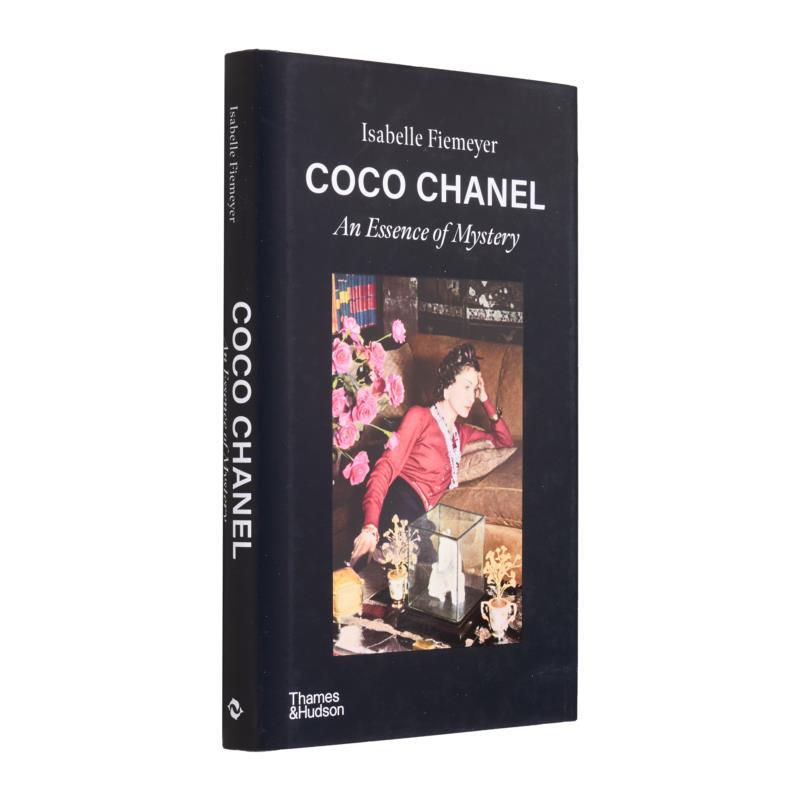 Coco Chanel An Essence Of Myst – обзор и цена Photography Book